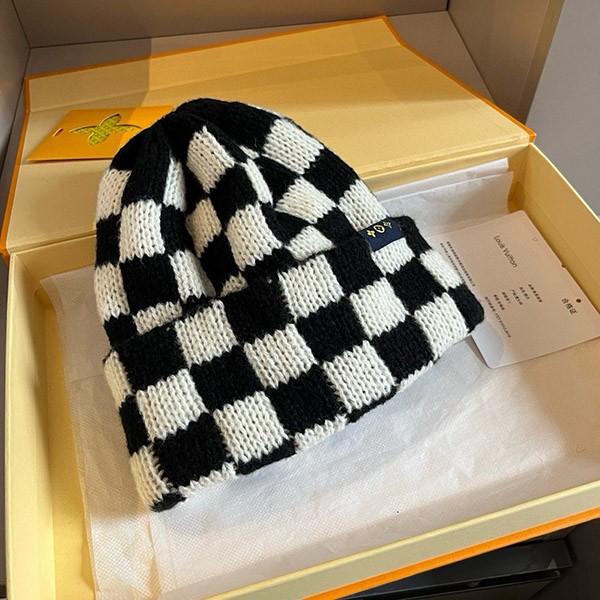 ルイヴィトン ★ 色合いが可愛い♪ ギフト◎ ビーニー ニット帽 コピー vuw47089